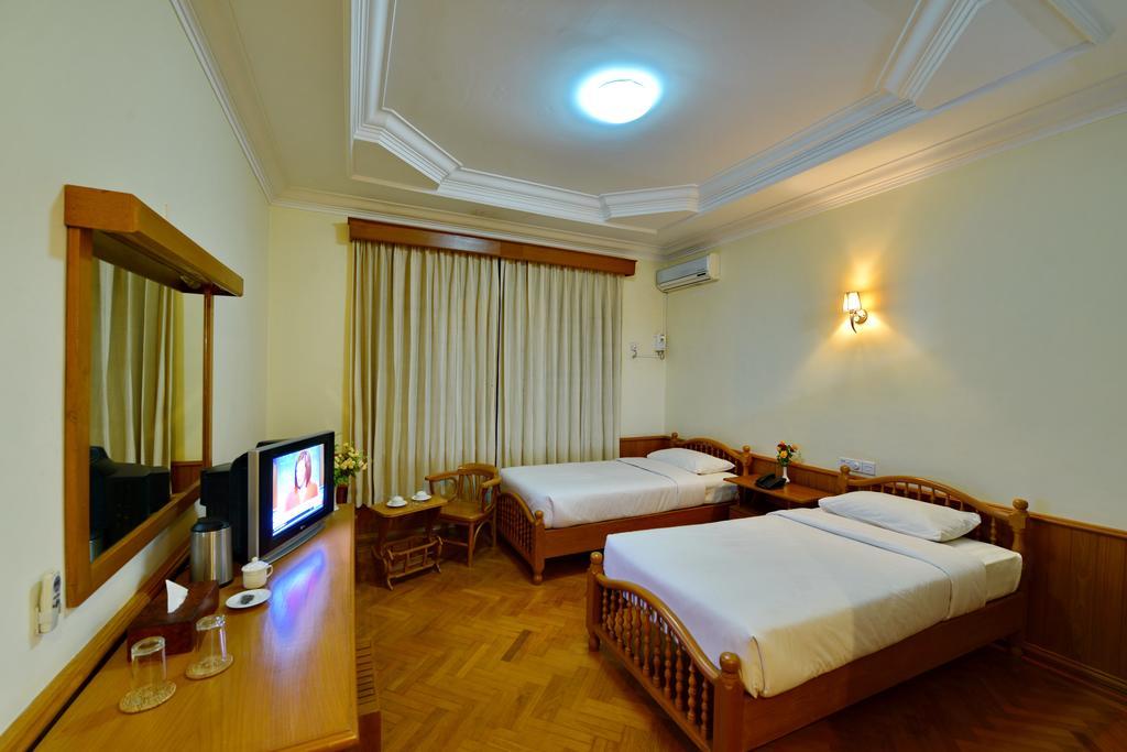 Win Unity Hotel Pyin Oo Lwin Eksteriør bilde