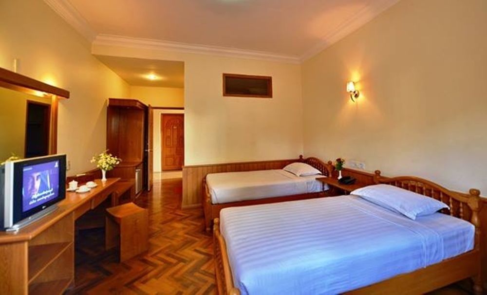 Win Unity Hotel Pyin Oo Lwin Eksteriør bilde