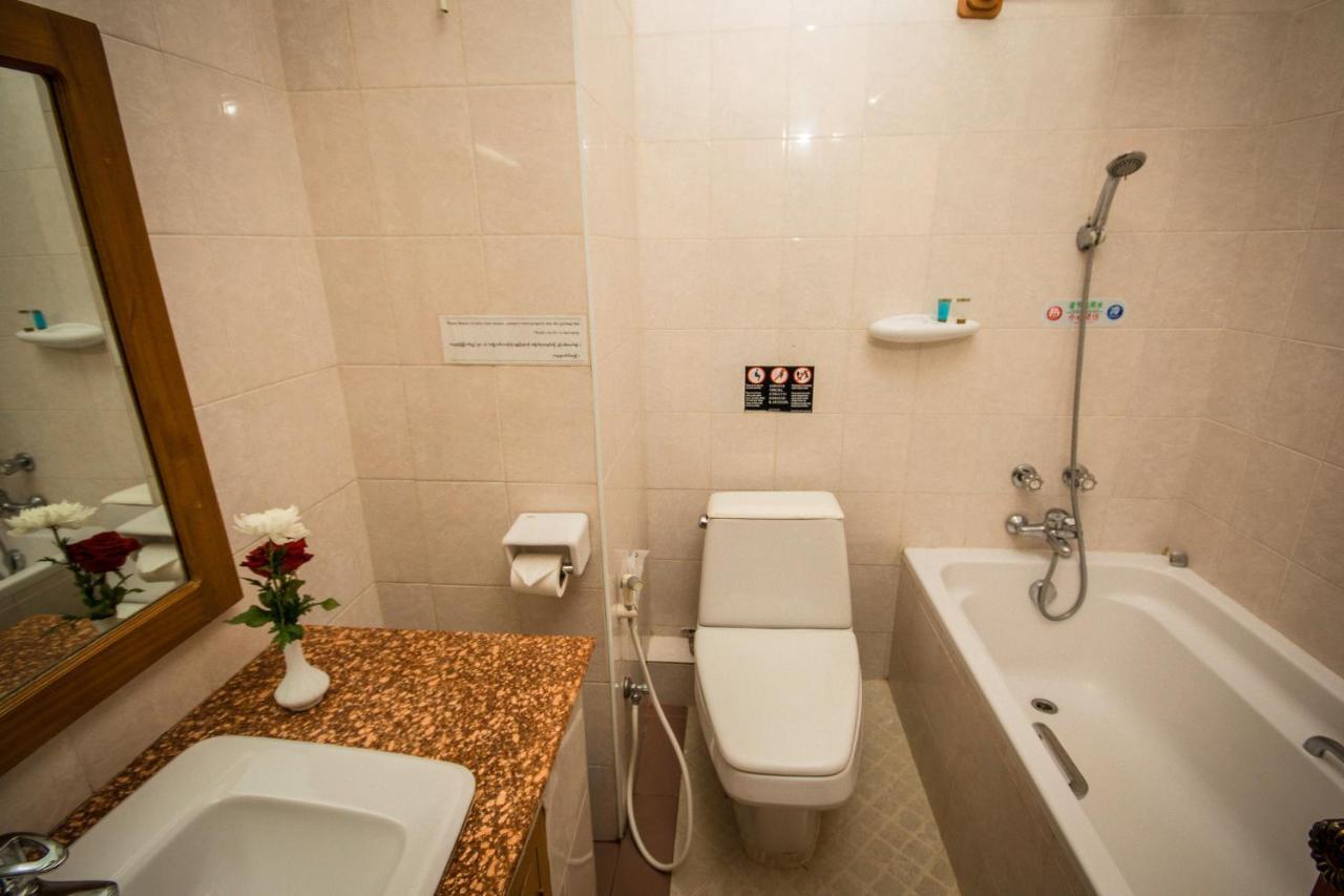 Win Unity Hotel Pyin Oo Lwin Eksteriør bilde